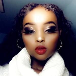 Meet your Posher, Akimana